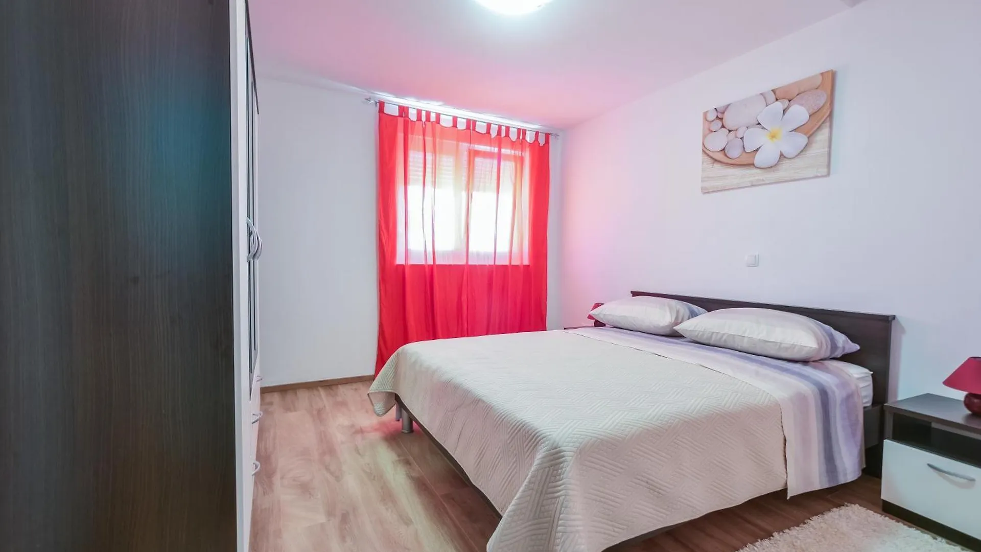 Sandrina Residences Vrsi Apartamento