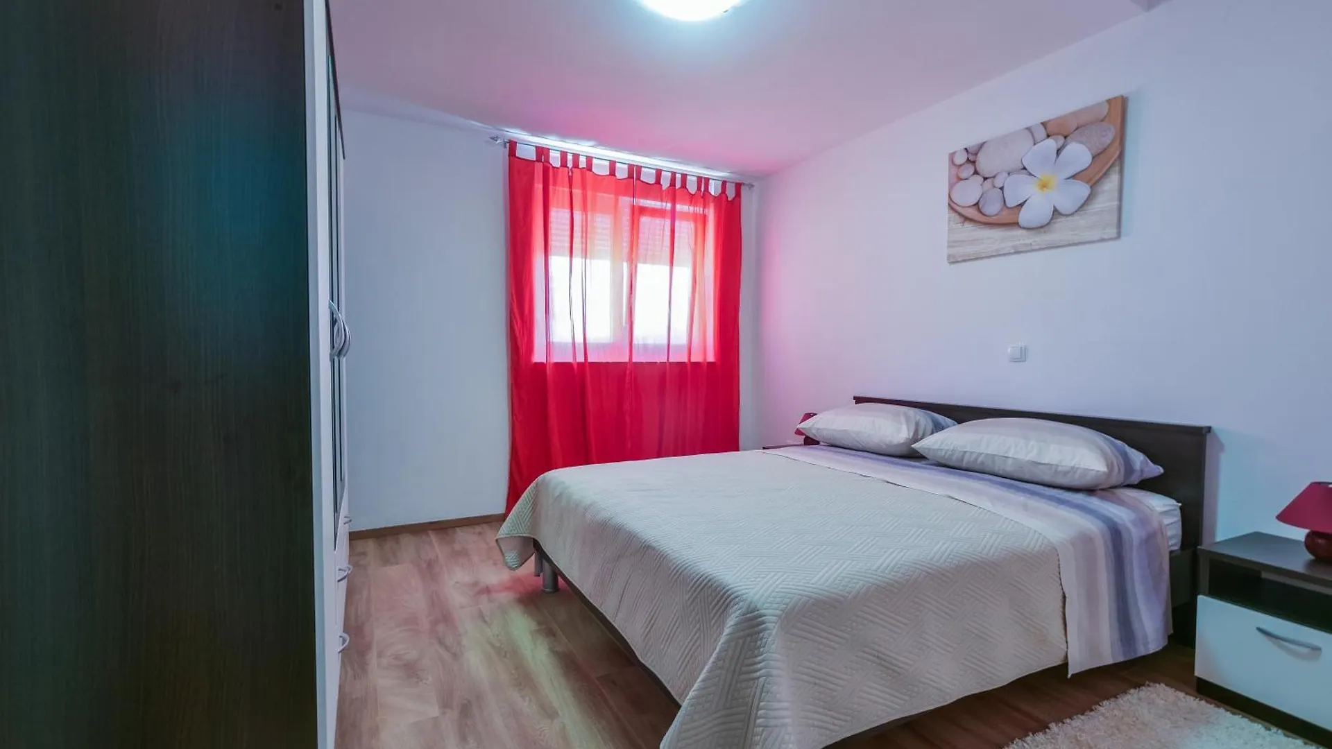 Sandrina Residences Vrsi Apartamento