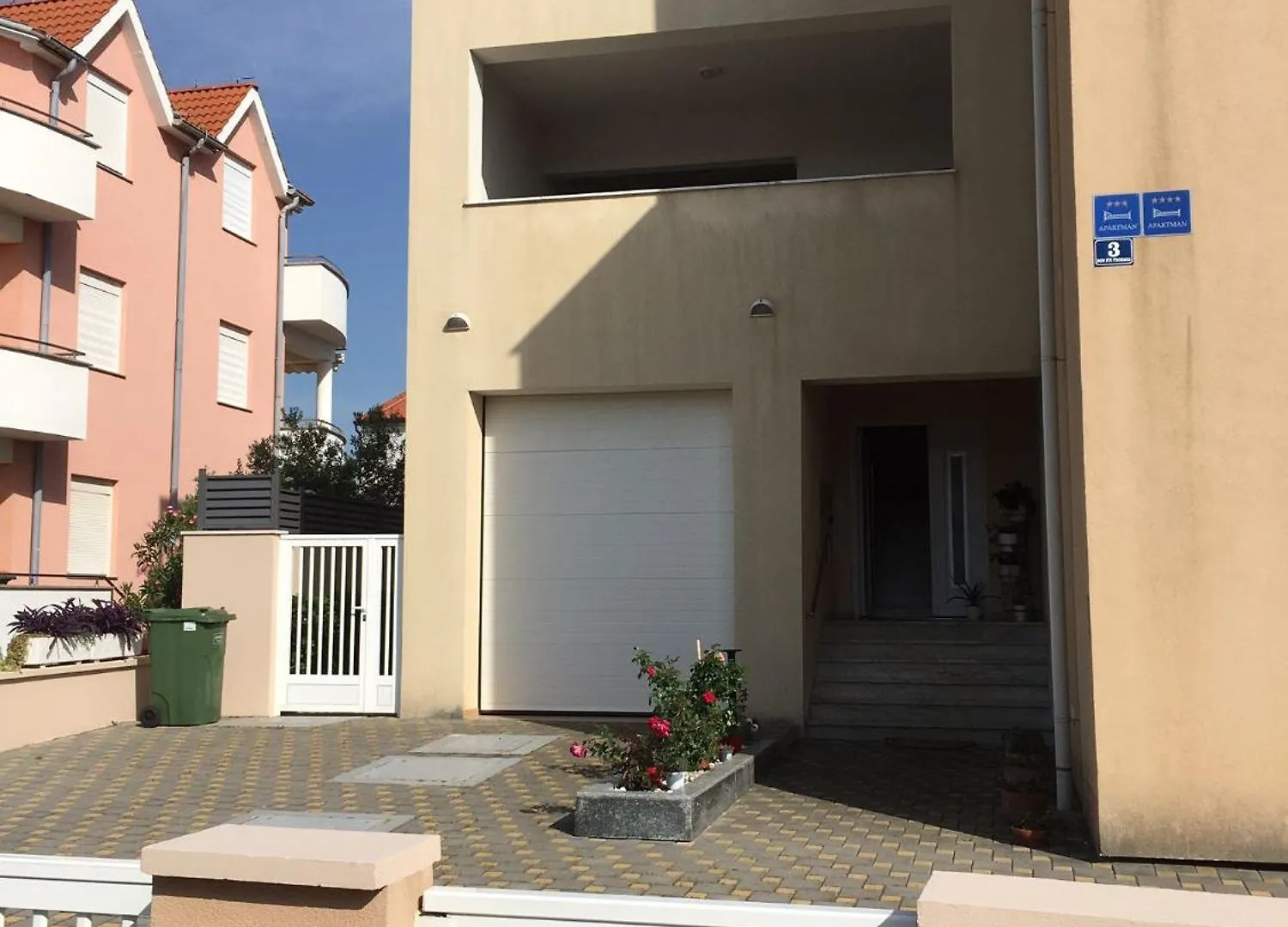 Sandrina Residences Vrsi Apartamento